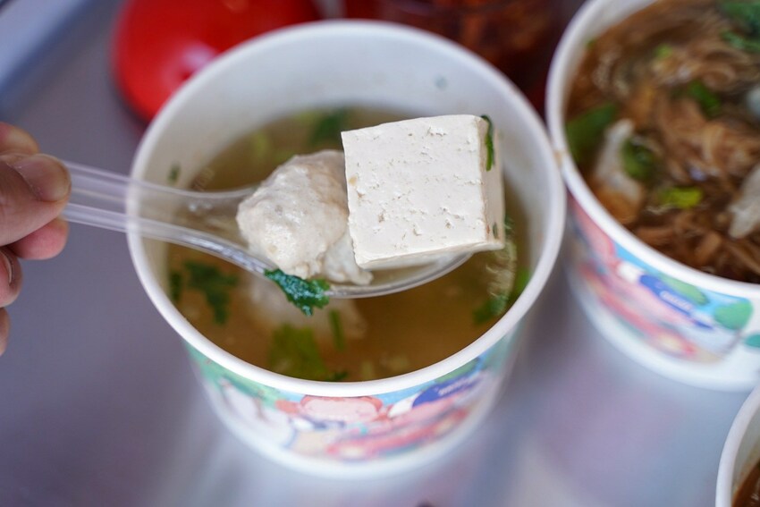 【恰恰駡丸】原本在後龍市場裡的隱藏版美食香煎肉圓搬遷至頭份啦！必點酥皮肉圓、四神湯～ - 阿華田的美食日記