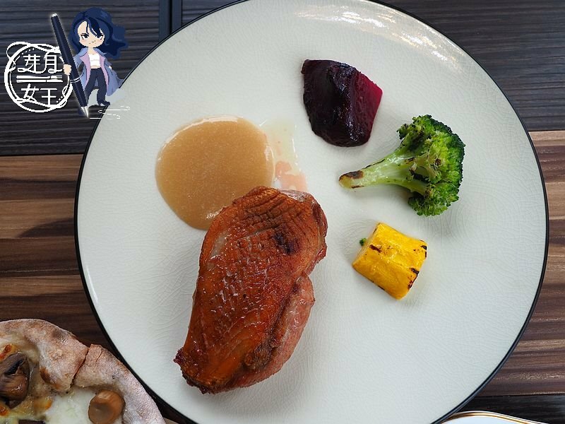 15盎司牛排,中茂新天地美食,好拍照,帕朵拉義式餐廳,桃園下午茶,桃園披薩,桃園美食,桃園藝文特區美食,素食,網美,義大利麵,草莓披薩 @民宿女王芽月-美食.旅遊.全台趴趴走