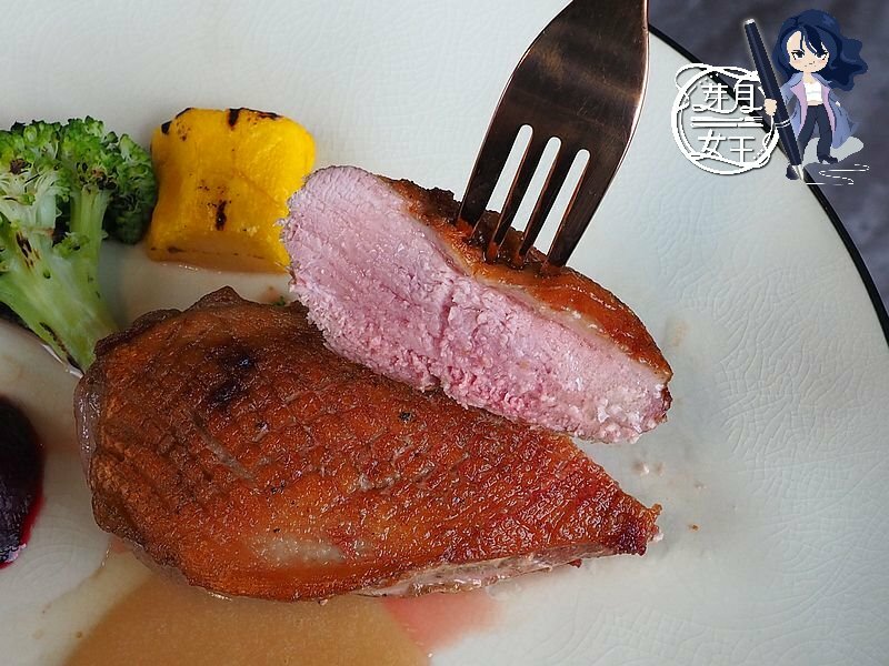 15盎司牛排,中茂新天地美食,好拍照,帕朵拉義式餐廳,桃園下午茶,桃園披薩,桃園美食,桃園藝文特區美食,素食,網美,義大利麵,草莓披薩 @民宿女王芽月-美食.旅遊.全台趴趴走