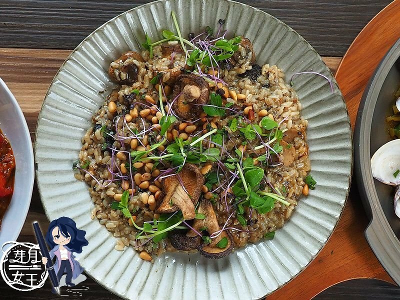 15盎司牛排,中茂新天地美食,好拍照,帕朵拉義式餐廳,桃園下午茶,桃園披薩,桃園美食,桃園藝文特區美食,素食,網美,義大利麵,草莓披薩 @民宿女王芽月-美食.旅遊.全台趴趴走