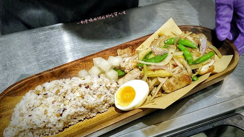 高雄夢時代 雞料理美食『發肉覓FLM』鐵板烤物 高雄夢時代 雞料理美食『發肉覓FLM』鐵板烤物
