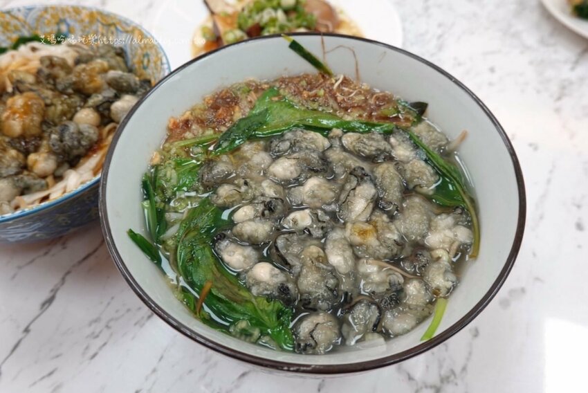 〖東石鮮蚵〗痛風走開！嘉義東石產地直達．每碗鮮蚵都是滿滿滿．蚵嗲超酥脆Ｘ炸蔥段 - 艾瑪▪ 享受吃喝玩樂札記