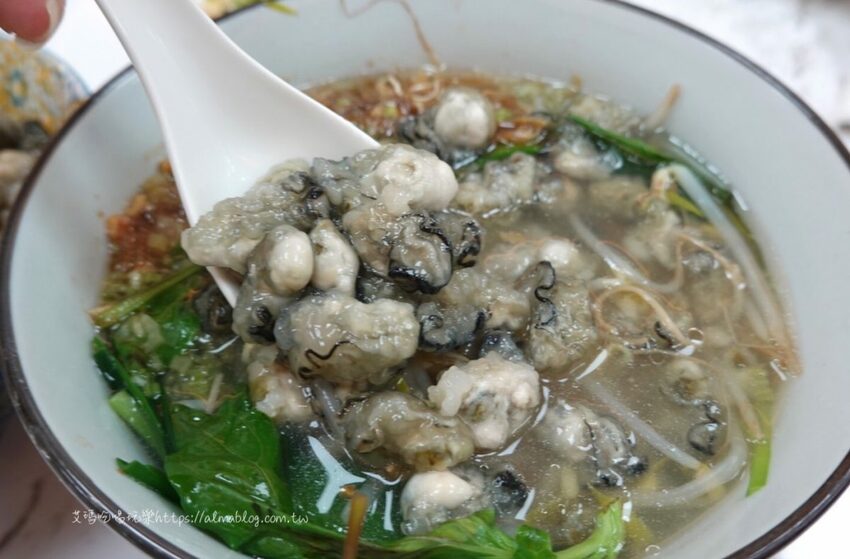 〖東石鮮蚵〗痛風走開！嘉義東石產地直達．每碗鮮蚵都是滿滿滿．蚵嗲超酥脆Ｘ炸蔥段 - 艾瑪▪ 享受吃喝玩樂札記