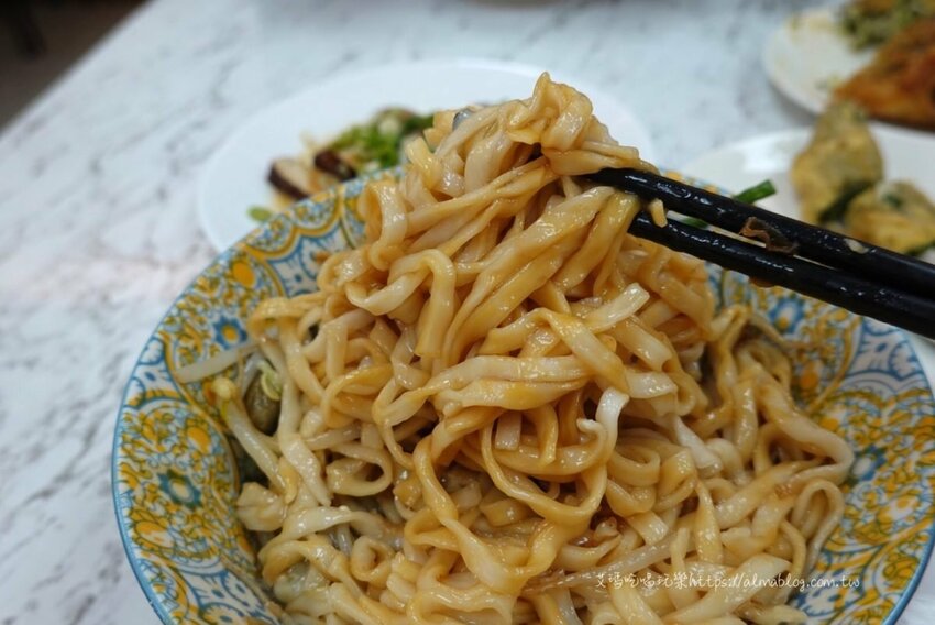 〖東石鮮蚵〗痛風走開！嘉義東石產地直達．每碗鮮蚵都是滿滿滿．蚵嗲超酥脆Ｘ炸蔥段 - 艾瑪▪ 享受吃喝玩樂札記