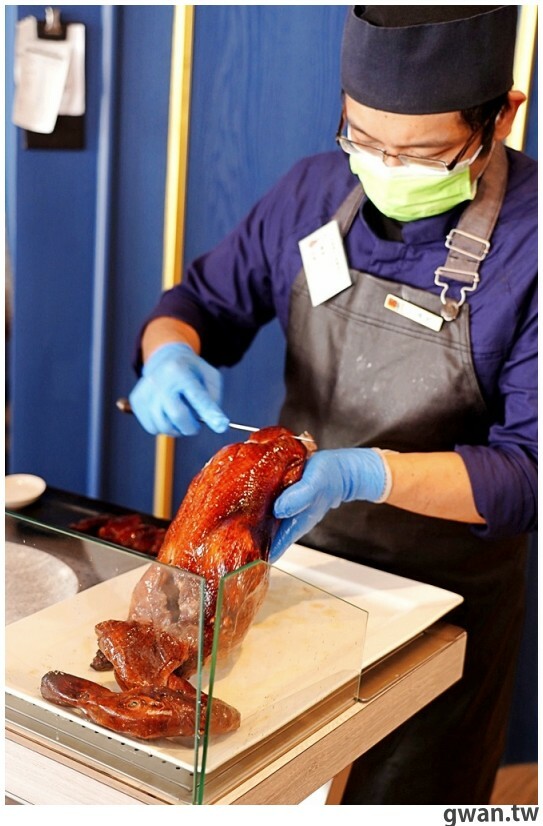 王品集團新店插旗公益路！桌邊片鴨超吸睛，限量烤鴨想吃記得先預訂喔~