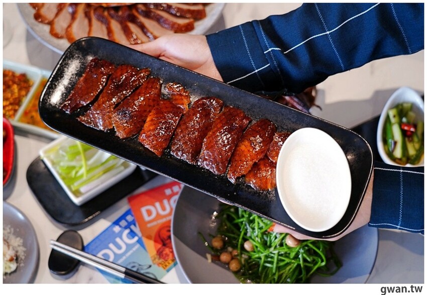 王品集團新店插旗公益路！桌邊片鴨超吸睛，限量烤鴨想吃記得先預訂喔~