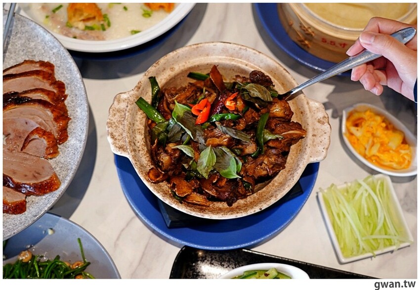 王品集團新店插旗公益路！桌邊片鴨超吸睛，限量烤鴨想吃記得先預訂喔~