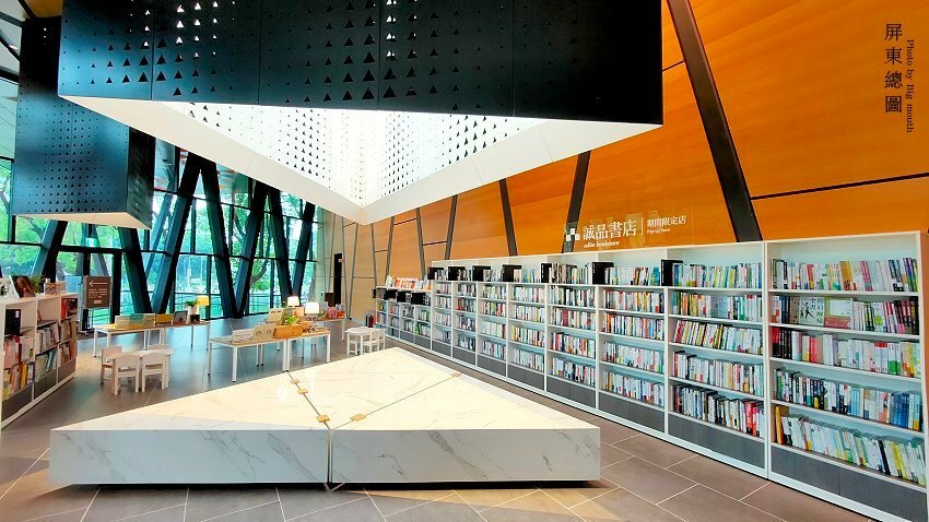 【屏東景點】屏東圖書館總館.絕美!南台灣最美森林圖書館!