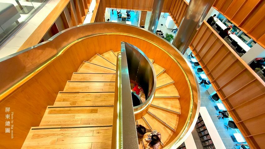 【屏東景點】屏東圖書館總館.絕美!南台灣最美森林圖書館!