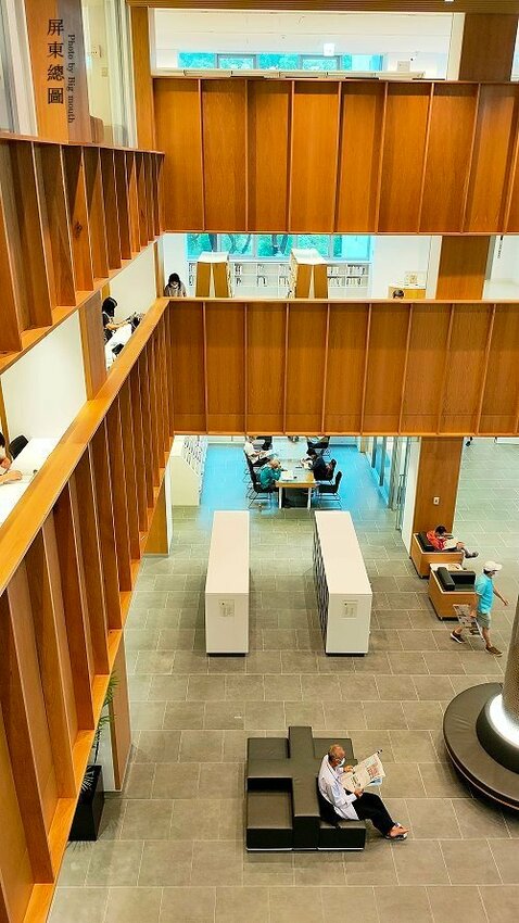 【屏東景點】屏東圖書館總館.絕美!南台灣最美森林圖書館!