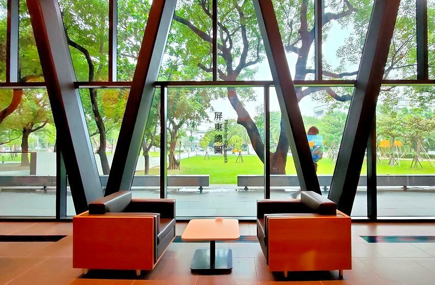 【屏東景點】屏東圖書館總館.絕美!南台灣最美森林圖書館!