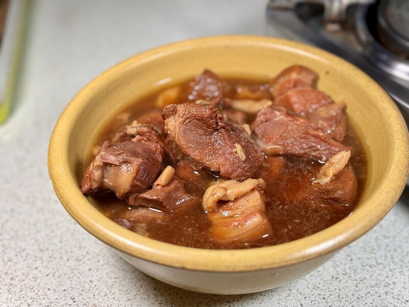 苗栗縣公館鄉苗栗縣｜公館鄉｜工藝行旅第一站從美食開始，「陶之飲」傳承三代的道地客家美味，搭配訂製陶器食器，讓吃飯