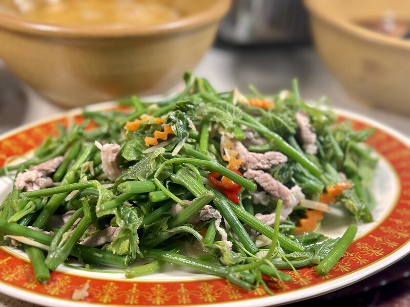 苗栗縣公館鄉苗栗縣｜公館鄉｜工藝行旅第一站從美食開始，「陶之飲」傳承三代的道地客家美味，搭配訂製陶器食器，讓吃飯