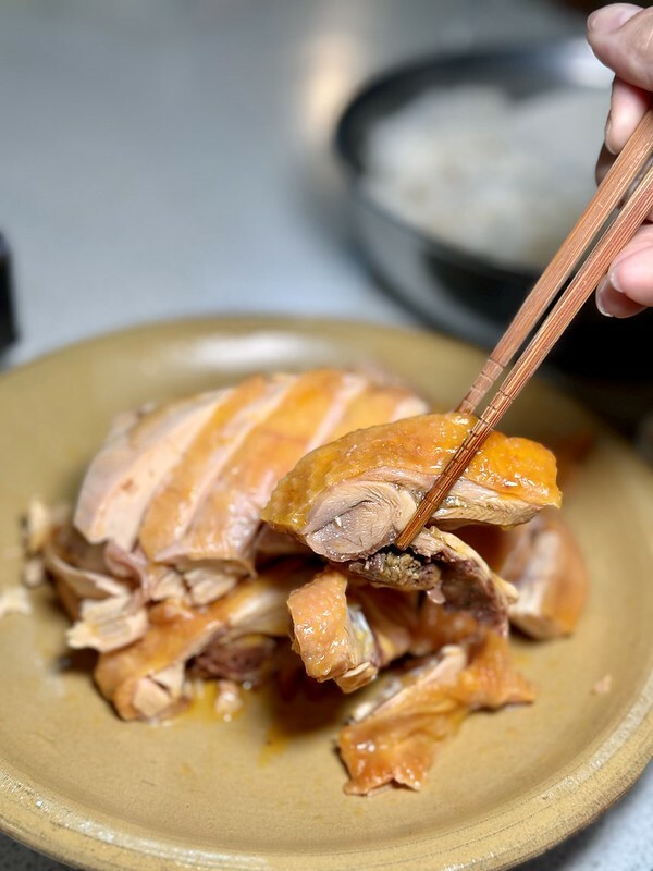 苗栗縣公館鄉苗栗縣｜公館鄉｜工藝行旅第一站從美食開始，「陶之飲」傳承三代的道地客家美味，搭配訂製陶器食器，讓吃飯