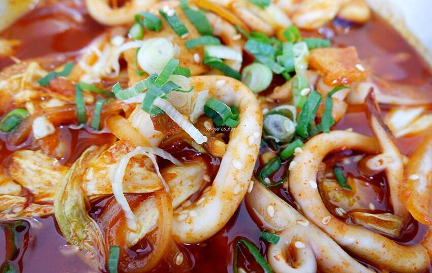 懂滋咚吃韓風早午餐。人氣韓式料理全時段供應，銅板價特色糖餅年糕串，近中國醫藥大學中友百貨 - 🍎 蘋果話日常🍎