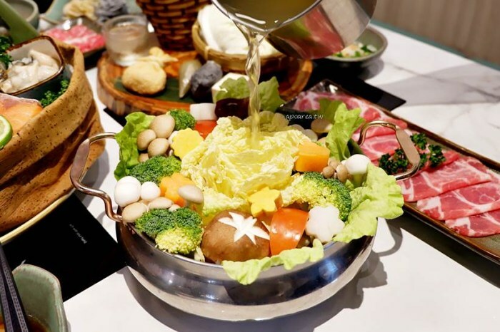 懂滋咚吃韓風早午餐。人氣韓式料理全時段供應，銅板價特色糖餅年糕串，近中國醫藥大學中友百貨 - 🍎 蘋果話日常🍎