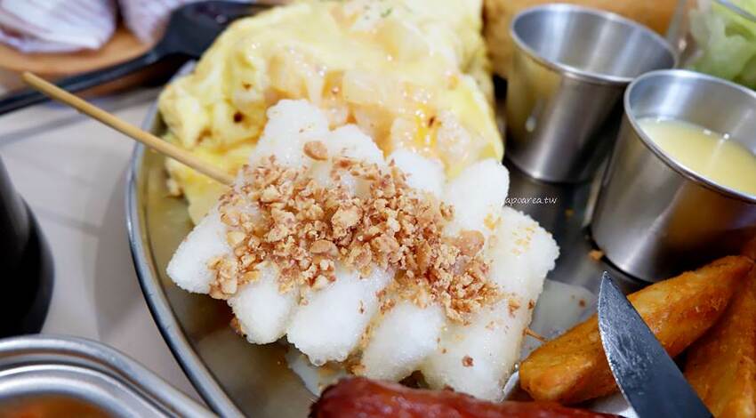 懂滋咚吃韓風早午餐。人氣韓式料理全時段供應，銅板價特色糖餅年糕串，近中國醫藥大學中友百貨 - 🍎 蘋果話日常🍎