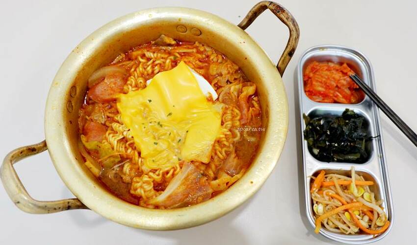 懂滋咚吃韓風早午餐。人氣韓式料理全時段供應，銅板價特色糖餅年糕串，近中國醫藥大學中友百貨 - 🍎 蘋果話日常🍎