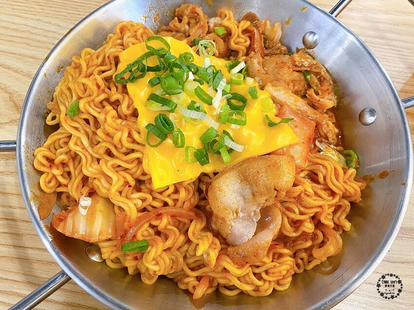 懂滋咚吃韓風早午餐，台中一中街韓式料理，一早就能吃50元起韓國輕食/部隊鍋/炸雞/年糕 - Cyndi loves享食天堂