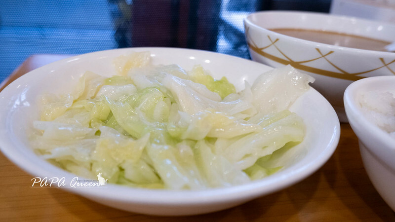 台中小吃必吃羅家古早味！麻油腰子湯 肉燥飯超好評。