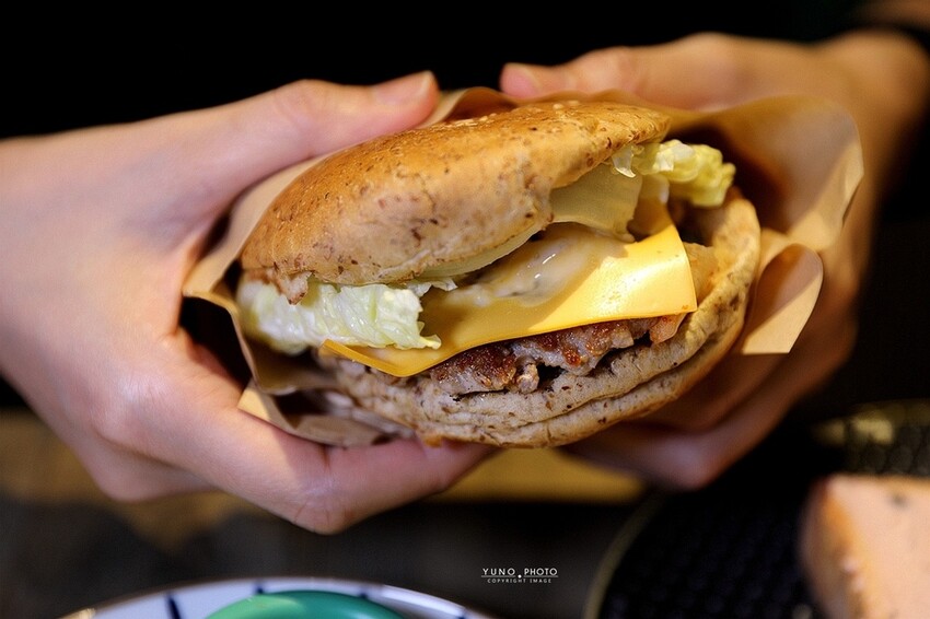 體重破錶也要吃!鐵鍋酥皮爆漿芋泥乳酪蛋餅 超人氣早午餐店推薦|早吧 Morning Bar 伊通店(捷運松江南京站