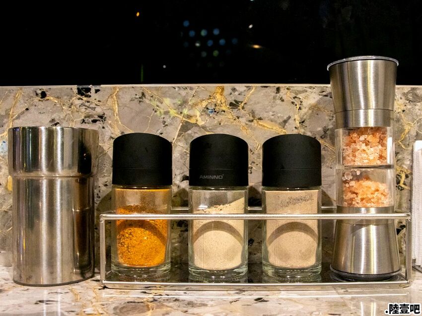 隱藏在市區的解憂秘所！點陸壹吧串燒餐酒館，點解憂特調配串燒，生啤無限暢飲~