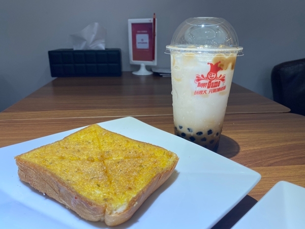 玩很大元氣補給站，各式品項讓你真的玩很大！台中浮誇式餐廳飲料店