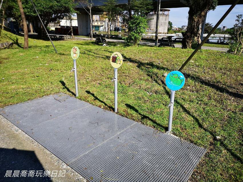宜蘭最新特色公園！攀爬冒險區、沙坑探索區、木棧道、無縫彈性地坪、木屑舖設，一起發揮創意玩遊戲！就在【冬山鄉政公園】！