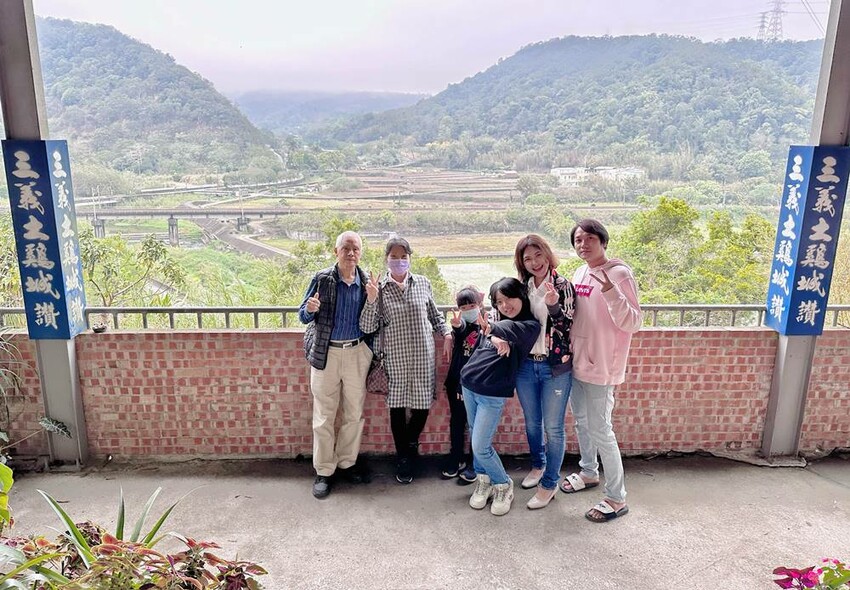 苗栗美食/三義土雞城，老字號三義美食，田野中的天堂美食極富詩情畫意 - Ann‧榜哥‧生活事務所