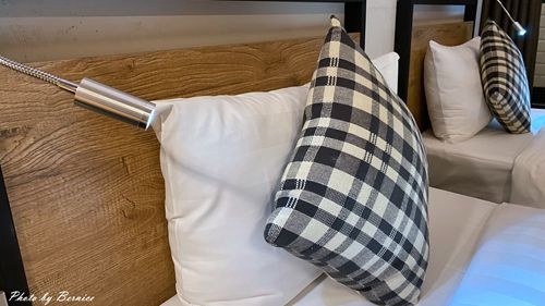 1025 2-PaPaWhale 10.jpg