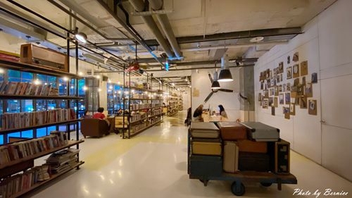 1025 2-PaPaWhale 05.jpg