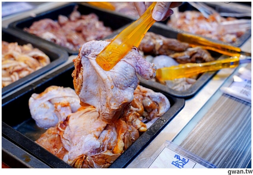 台中韓式烤肉吃到飽！烤肉、熱湯、小菜任你吃最低只要369元，周年慶期間還免收服務費～