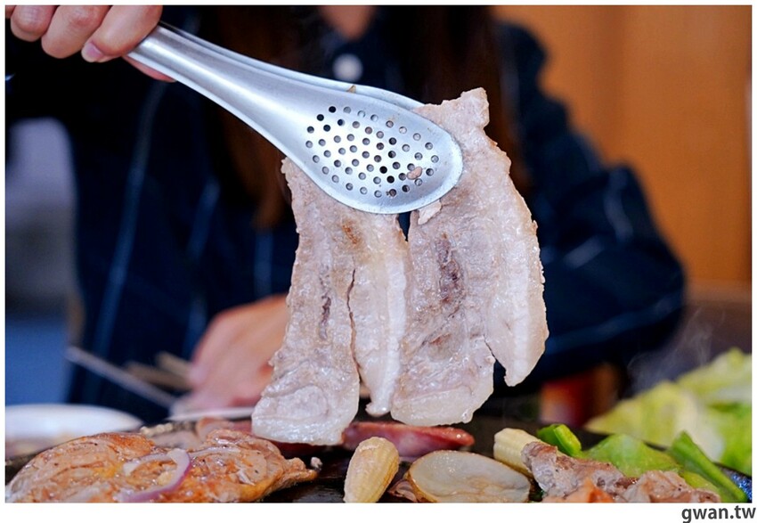 台中韓式烤肉吃到飽！烤肉、熱湯、小菜任你吃最低只要369元，周年慶期間還免收服務費～