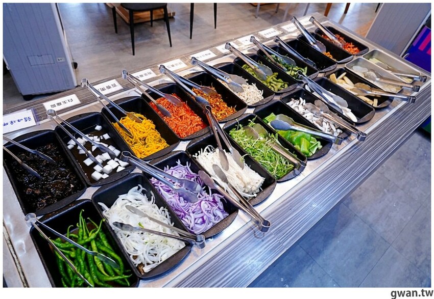 台中韓式烤肉吃到飽！烤肉、熱湯、小菜任你吃最低只要369元，周年慶期間還免收服務費～