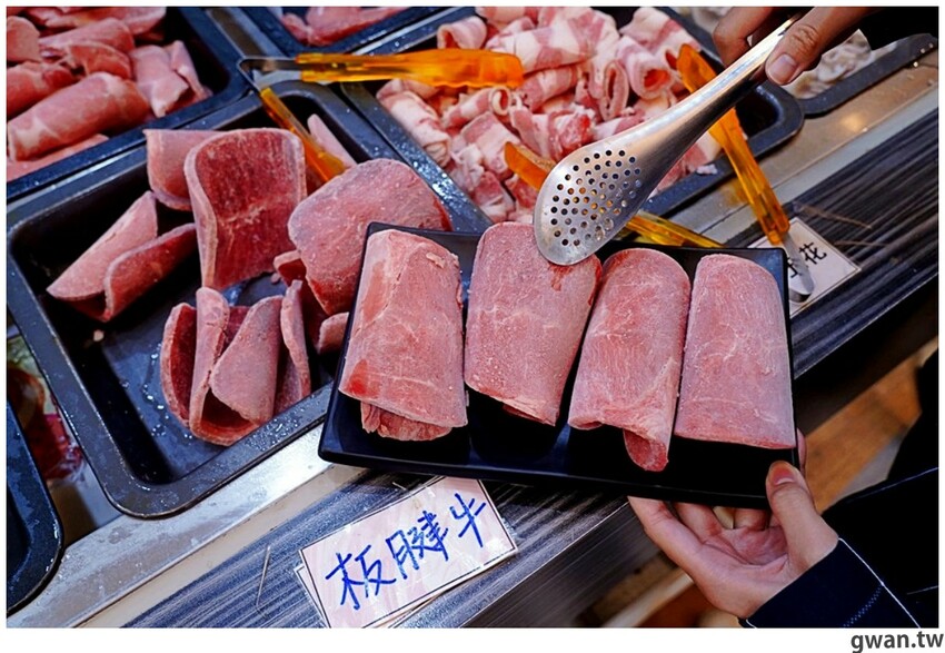 台中韓式烤肉吃到飽！烤肉、熱湯、小菜任你吃最低只要369元，周年慶期間還免收服務費～