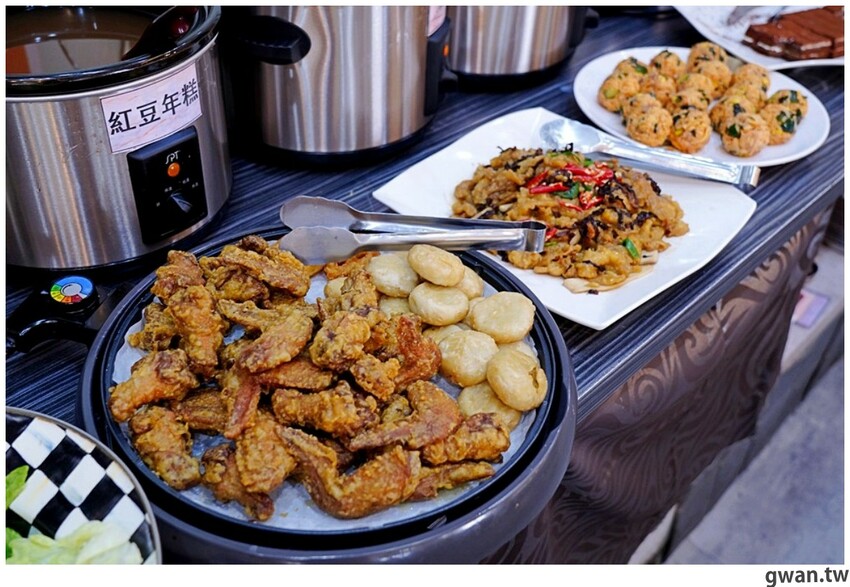 台中韓式烤肉吃到飽！烤肉、熱湯、小菜任你吃最低只要369元，周年慶期間還免收服務費～