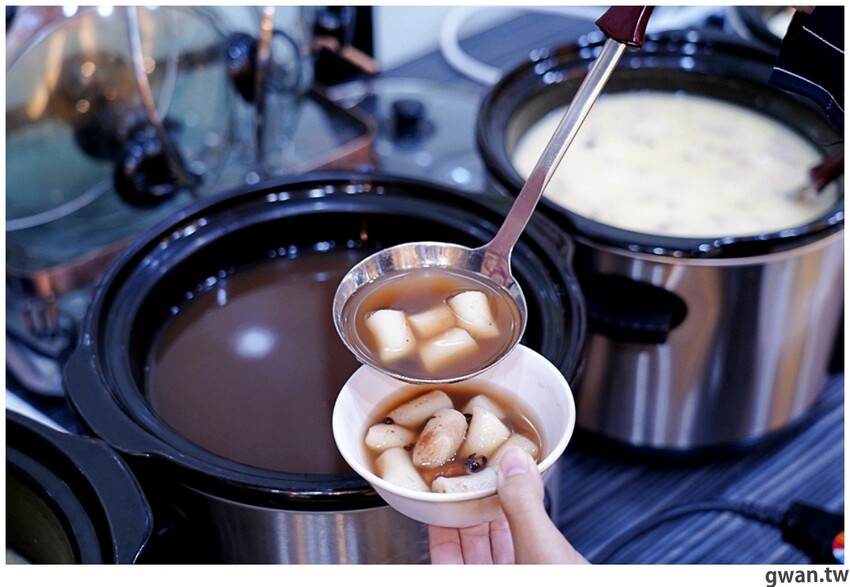 台中韓式烤肉吃到飽！烤肉、熱湯、小菜任你吃最低只要369元，周年慶期間還免收服務費～