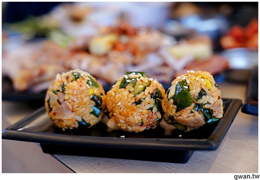 台中韓式烤肉吃到飽！烤肉、熱湯、小菜任你吃最低只要369元，周年慶期間還免收服務費～