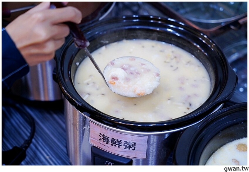 台中韓式烤肉吃到飽！烤肉、熱湯、小菜任你吃最低只要369元，周年慶期間還免收服務費～