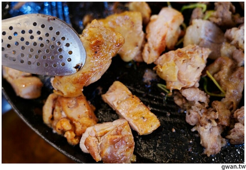 台中韓式烤肉吃到飽！烤肉、熱湯、小菜任你吃最低只要369元，周年慶期間還免收服務費～