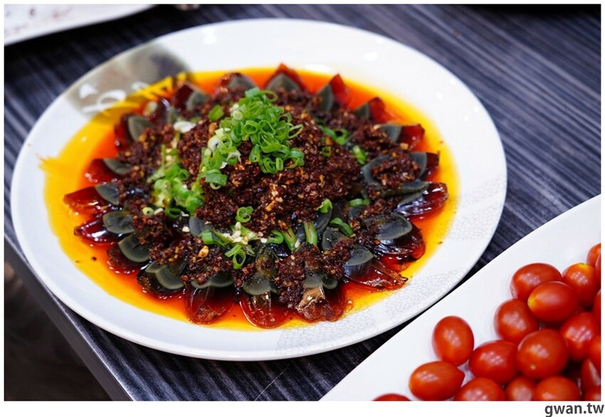 台中韓式烤肉吃到飽！烤肉、熱湯、小菜任你吃最低只要369元，周年慶期間還免收服務費～