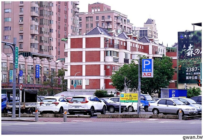 台中韓式烤肉吃到飽！烤肉、熱湯、小菜任你吃最低只要369元，周年慶期間還免收服務費～