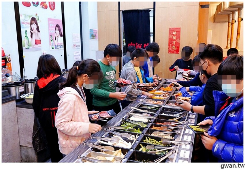 台中韓式烤肉吃到飽！烤肉、熱湯、小菜任你吃最低只要369元，周年慶期間還免收服務費～