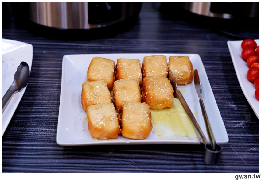 台中韓式烤肉吃到飽！烤肉、熱湯、小菜任你吃最低只要369元，周年慶期間還免收服務費～