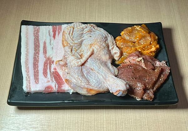 ＋（台中韓式烤肉）肉鮮生Mr.M.EAT～台中南屯吃到飽推薦
