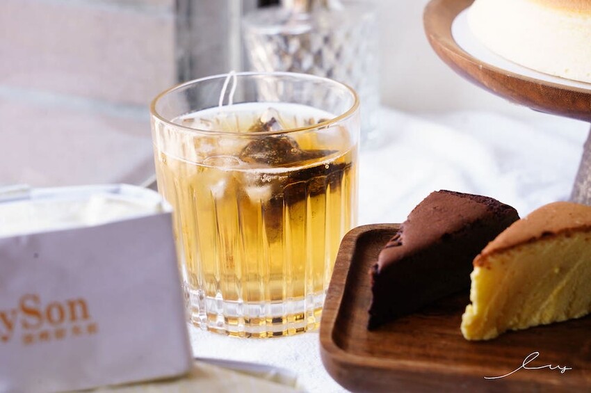 天子舒芙蕾│台中伴手禮推薦,傳統法式舒芙蕾、窯烤舒芙蕾4種口味超驚豔,過年送禮、彌月禮盒都適合! - 艾薇覓食趣