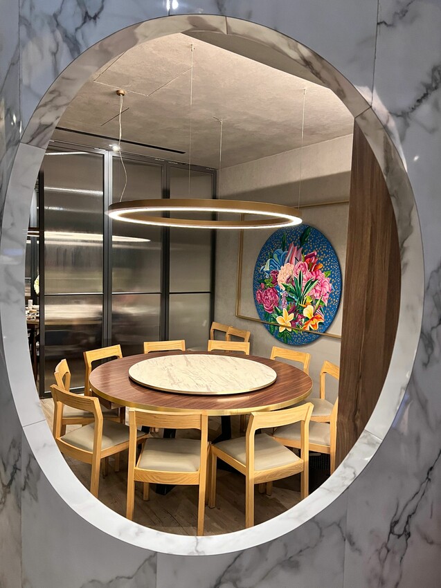 台中唯一公益分店【享鴨烤鴨與中華料理】酥脆鴨皮唇齒留香,2人到10人聚會都能滿足的美食饗宴~桌邊片鴨秀一次體驗鴨三味吃法