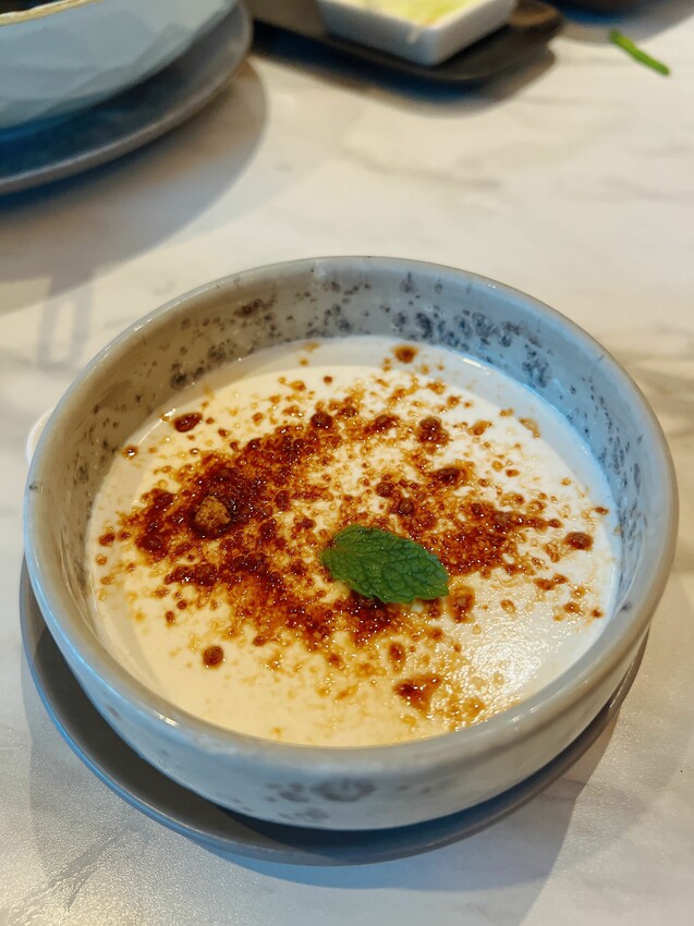 台中唯一公益分店【享鴨烤鴨與中華料理】酥脆鴨皮唇齒留香,2人到10人聚會都能滿足的美食饗宴~桌邊片鴨秀一次體驗鴨三味吃法