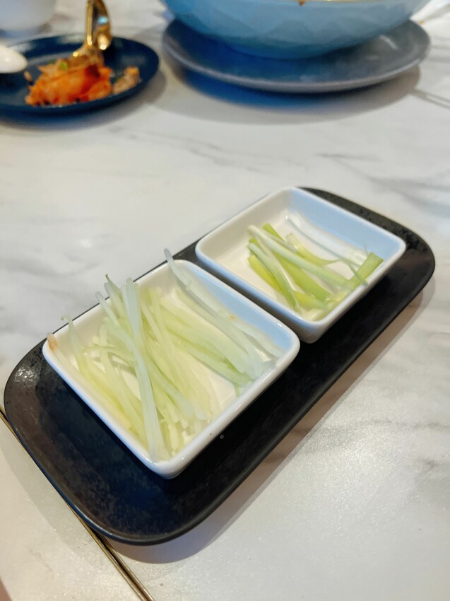 台中唯一公益分店【享鴨烤鴨與中華料理】酥脆鴨皮唇齒留香,2人到10人聚會都能滿足的美食饗宴~桌邊片鴨秀一次體驗鴨三味吃法