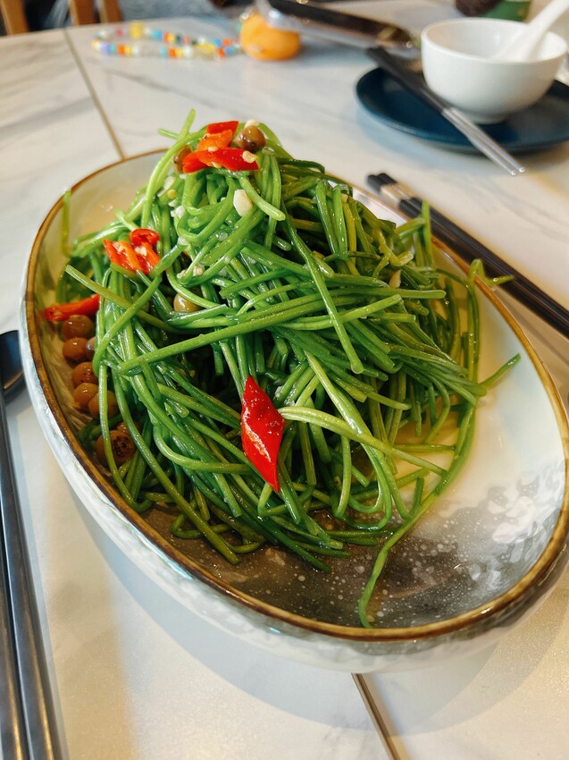 台中唯一公益分店【享鴨烤鴨與中華料理】酥脆鴨皮唇齒留香,2人到10人聚會都能滿足的美食饗宴~桌邊片鴨秀一次體驗鴨三味吃法